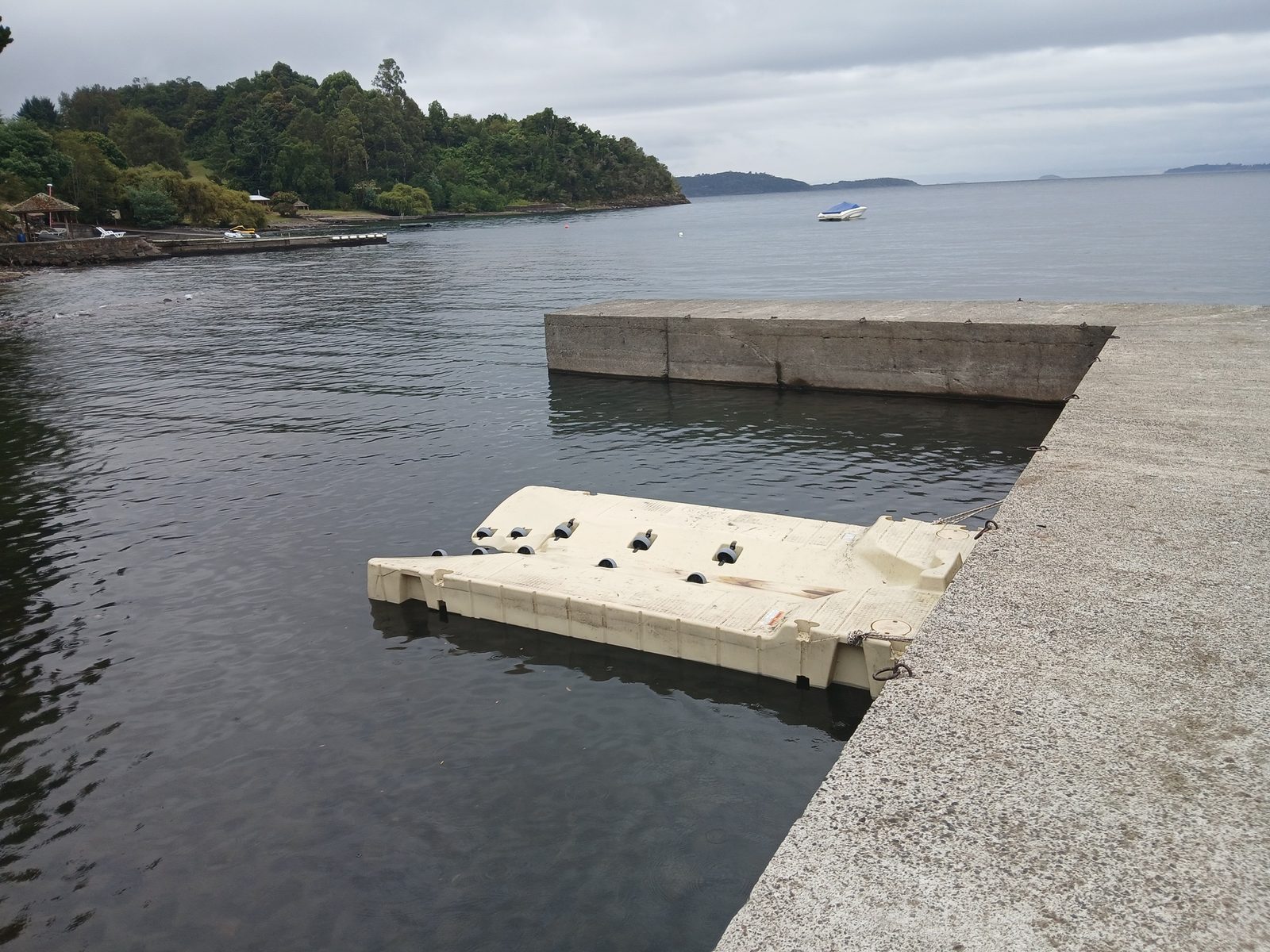 Lago Ranco adosado muelle fijo vertsatil seguro estable