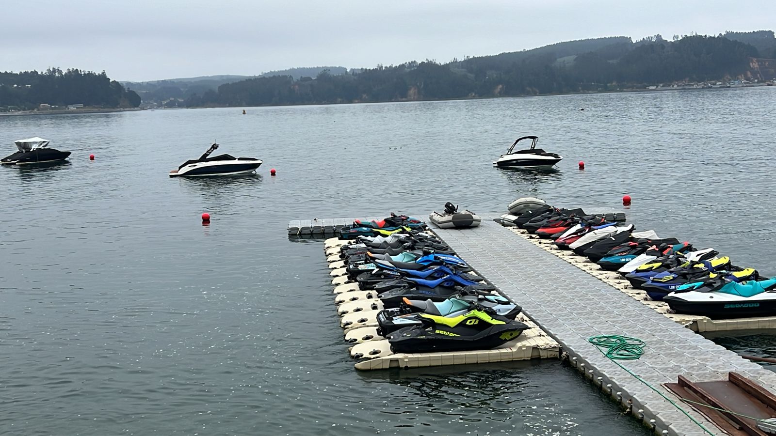 Pingueral marina versatil a cualquier muelle existente
