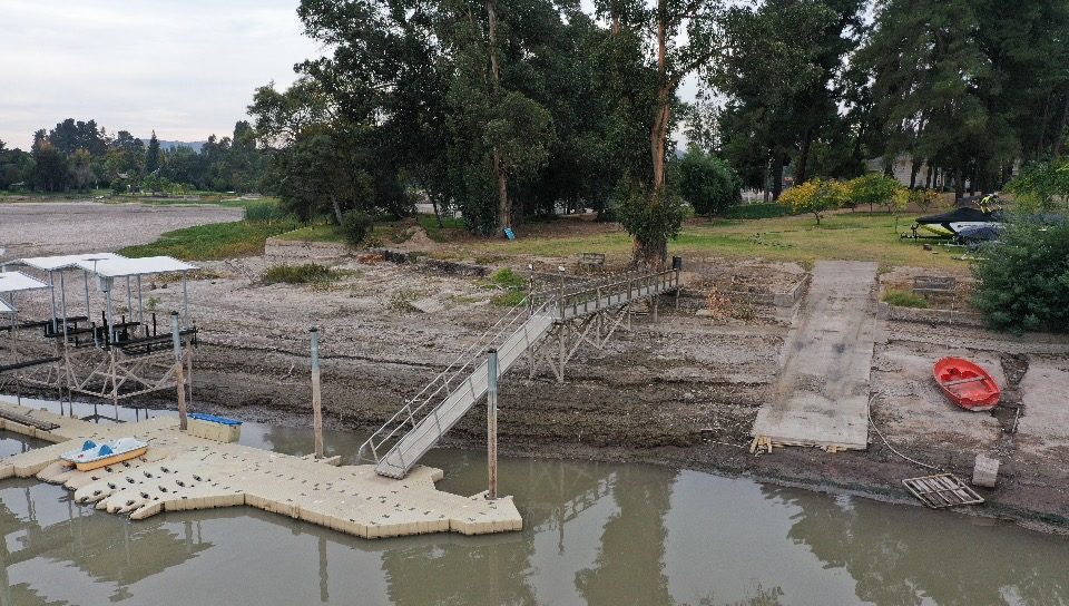 Muelle flotante residencial para lancha y moto de agua en Lago Rapel