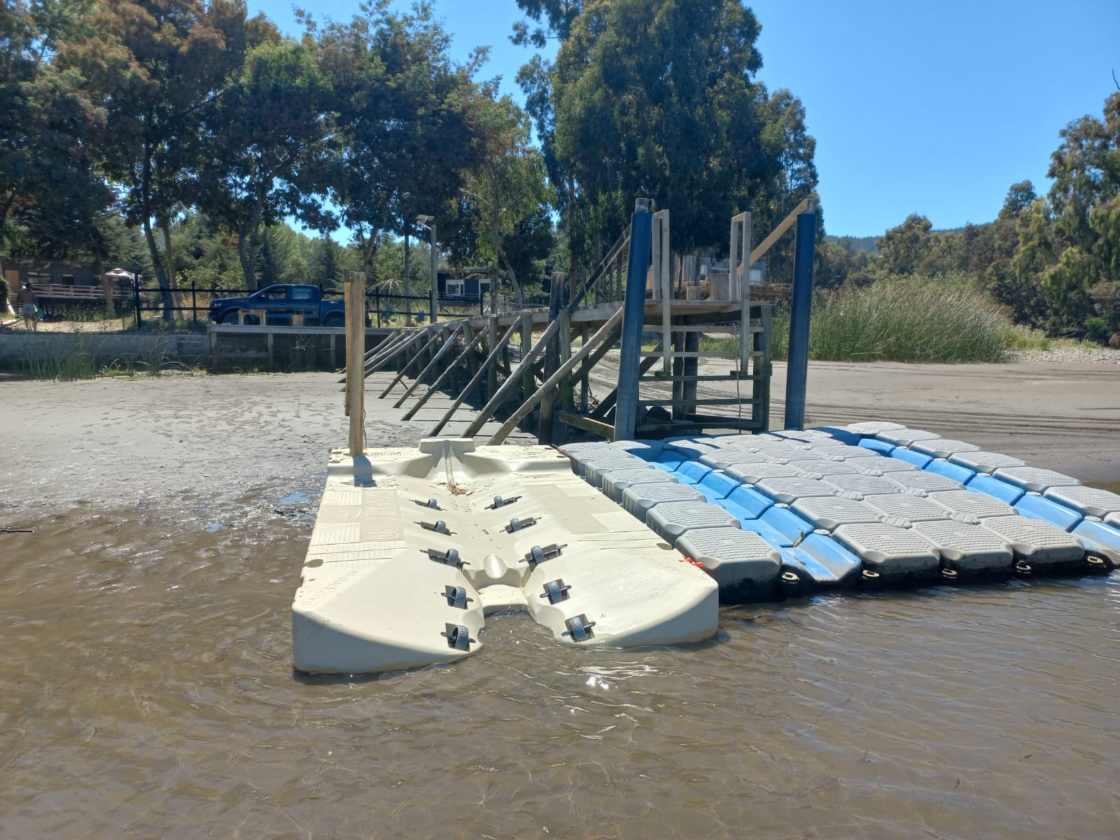 Navidad muelle flotante mejora adosado