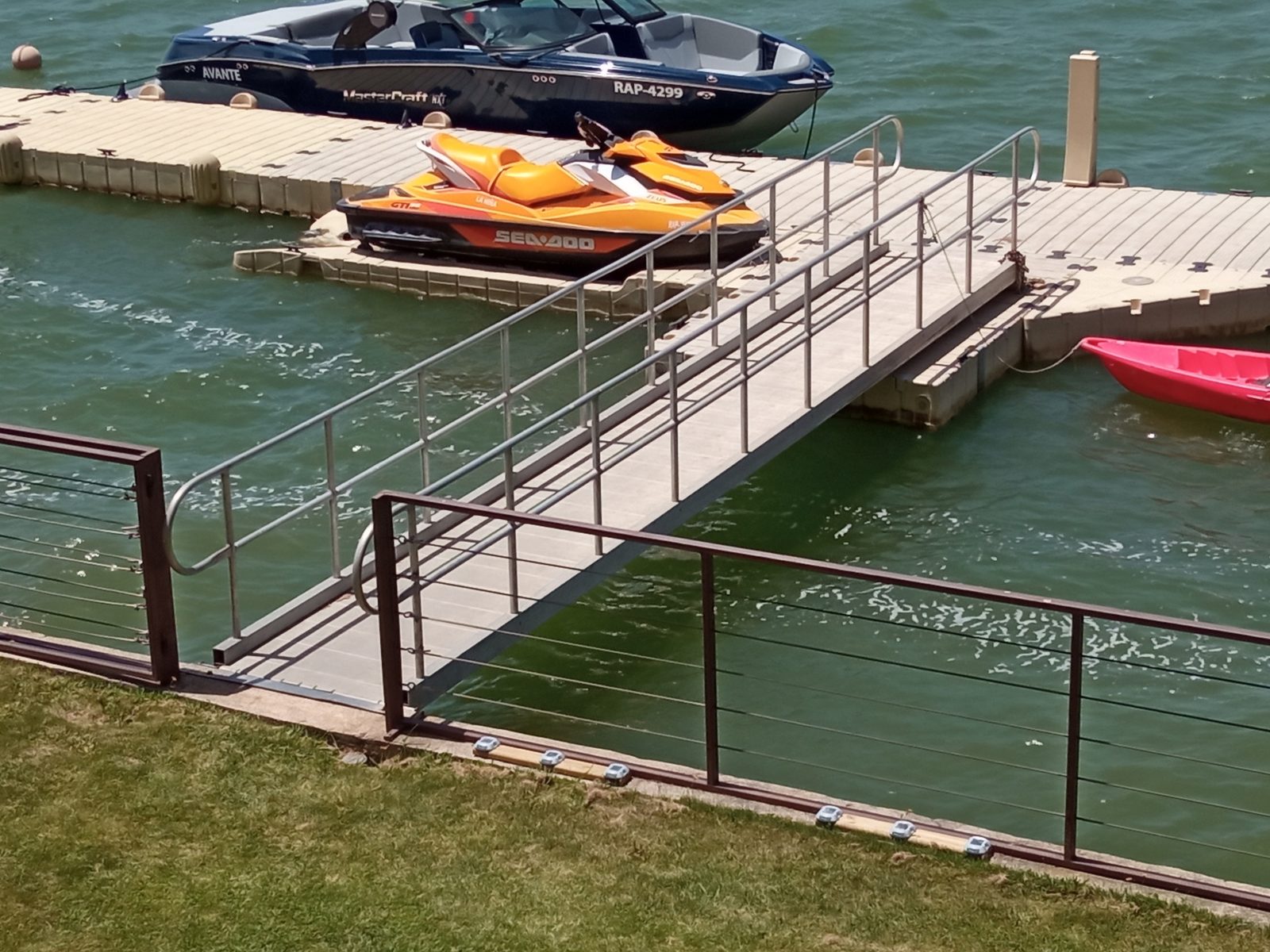 Lago Rapel muelle con puerto moto pasarela seguridad