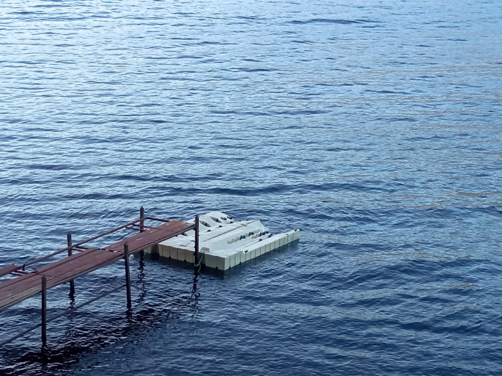 Puerto moto muelle fijo lago Rupanco Versatil