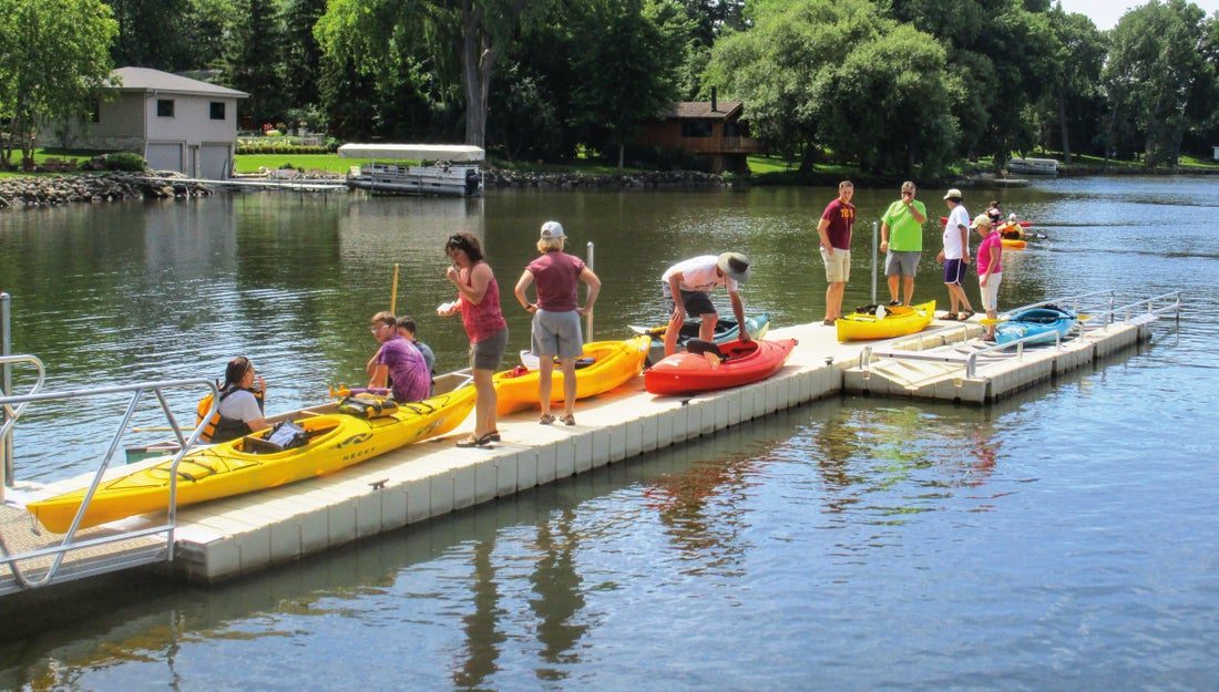 Kayak launch sistema público para niños y parques