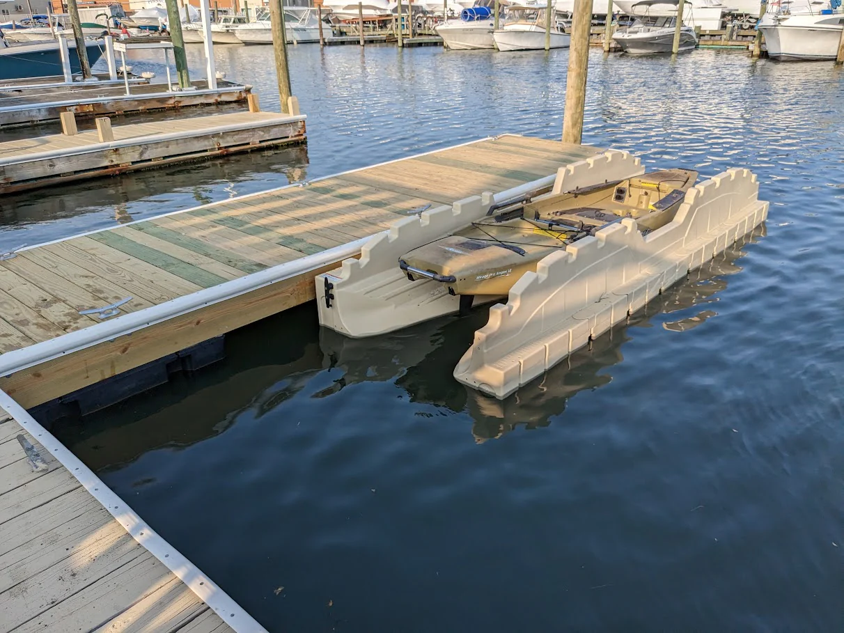 Kayak lift a muelle flotante existente ideal para proyectos existente calidad robustez 